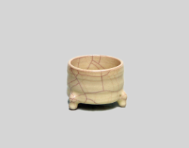 宋官窑：中国古代制瓷技艺的巅峰之作