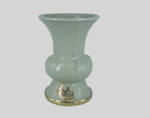 分析北宋官窑瓷器的釉色特点